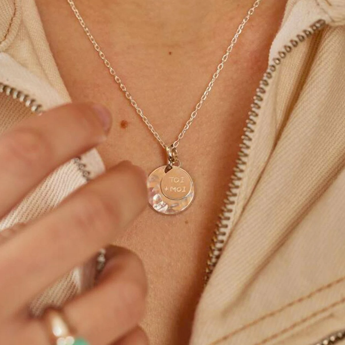 Collier 1 breloque, 1 mini breloque sur chaine forçat Argent massif Collier 1 Breloque, 1 Mini Breloque Sur Chaine Forçat Argent Massif -Atelier de Famille Soldes 1 breloque 1 mini breloque 1