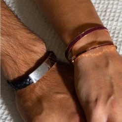 Bracelet Cuir Tressé Et Plaque Noir -Atelier de Famille Soldes 15ans porte 1