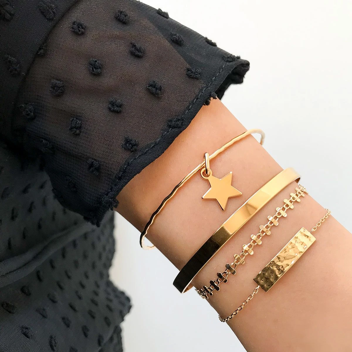 Jonc fin martelé et lien pailleté à composer plaqué Or Jonc Fin Martelé Et Lien Pailleté à Composer Plaqué Or -Atelier de Famille Soldes 2141 2591 2459 2714 1200 amb 3