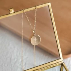 Collier Petite Médaille Croix Plaqué Or Gravure étoilée -Atelier de Famille Soldes 3043 d cor 1200