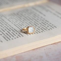 Bague Nacre Carrée Perlée -Atelier de Famille Soldes bague carr nacre d cor 1200 3133 1