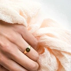 Bague Chevalière -Atelier de Famille Soldes bague chevaliere portee 1200 3045