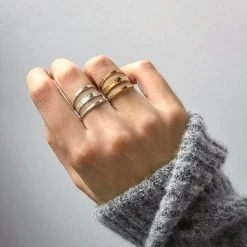 Bague 3 Rangs Lisses Et Martelés -Atelier de Famille Soldes bagues portees 1200 2940