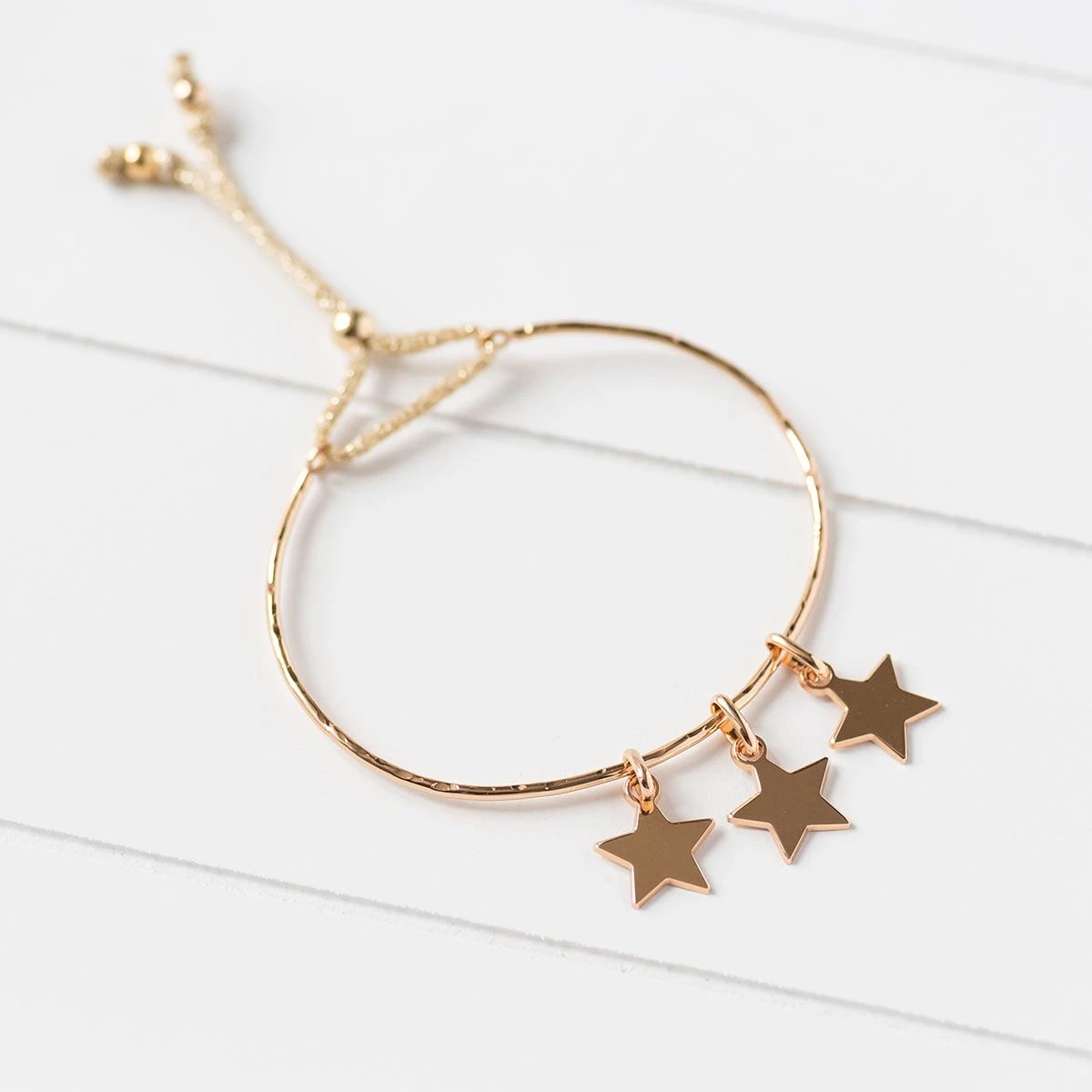 Jonc fin martelé et lien pailleté à composer plaqué Or Jonc Fin Martelé Et Lien Pailleté à Composer Plaqué Or -Atelier de Famille Soldes br jc martel etoil po 2142 amb 2 1200