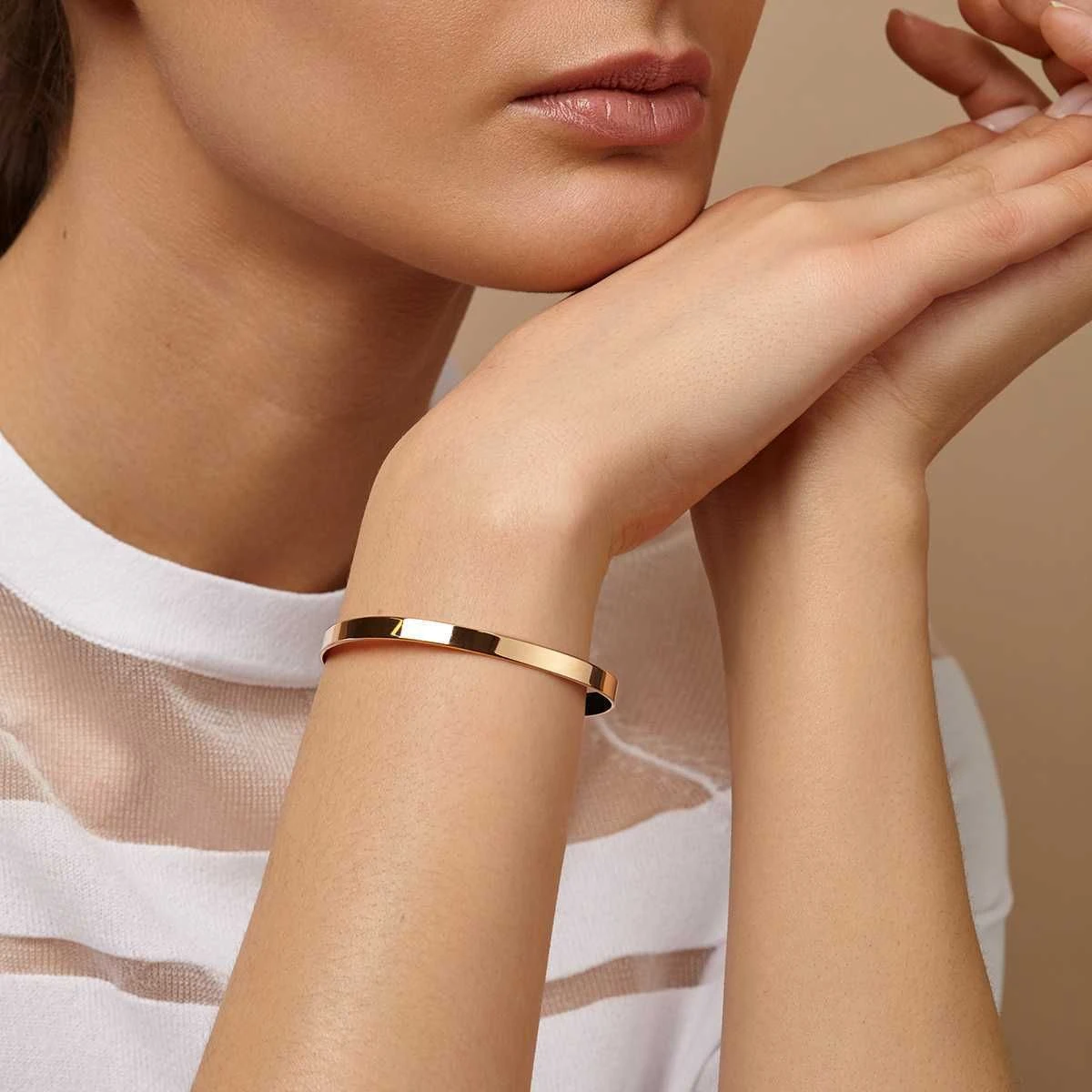 Jonc ruban (gravure manuelle) Jonc Ruban (gravure Manuelle) -Atelier de Famille Soldes bracelet 01e 1200 1620 2 1