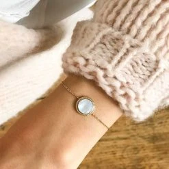 Bracelet Nacre Perlée Sur Chaîne -Atelier de Famille Soldes bracelet nacre rond port 1200 3132