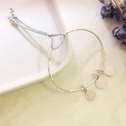 Jonc Fin Martelé Et Lien Pailleté à Composer Plaqué Or 4 Jonc Fin Martelé Et Lien Pailleté à Composer Plaqué Or -Atelier de Famille Soldes bracelet 3medailles