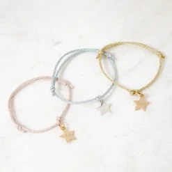 Bracelet 1 Mini étoile Sur Lien Pailleté 2 Bracelet 1 Mini étoile Sur Lien Pailleté -Atelier de Famille Soldes bracelet enfant cordon rose etoile setdesign
