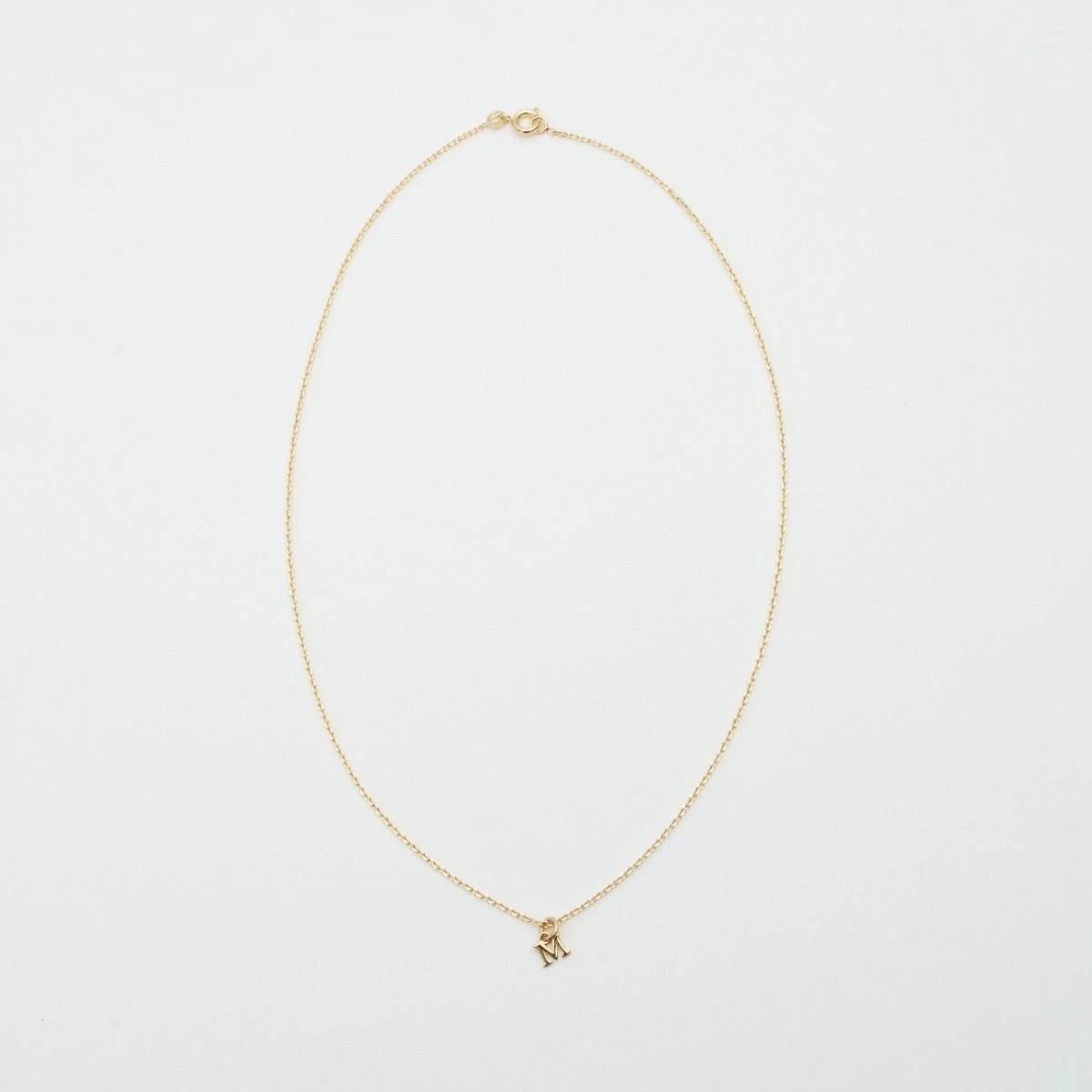 Collier Lettre Prénom Plaqué Or Collier Lettre Prénom Plaqué Or -Atelier de Famille Soldes col lettre m po