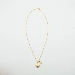 Collier Gris-Gris Sur Chaîne Perlée -Atelier de Famille Soldes col medaille colombe amulette chaine perle