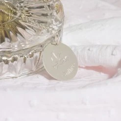 Collier Grande Médaille Colombe Et Prénom Sur Chaîne Argent Massif (gravure Joaillier)-2.7cm -Atelier de Famille Soldes col grande med colombe prenom anglaise