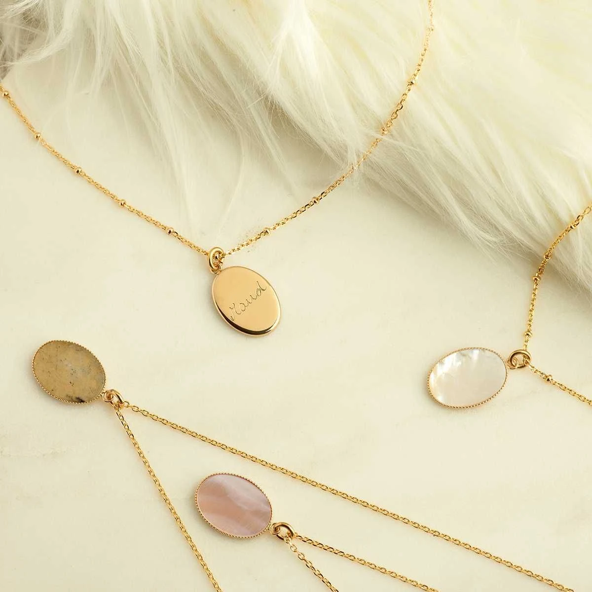 Pendentif Joséphine sur chaîne maille forçat plaqué Or Pendentif Joséphine Sur Chaîne Maille Forçat Plaqué Or -Atelier de Famille Soldes col jo trio 1200 1