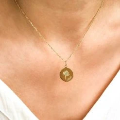 Collier Petite Médaille Plate Arbre De Famille Sur Chaîne Perlée -Atelier de Famille Soldes collier arbre de vie port 1200 3116 1