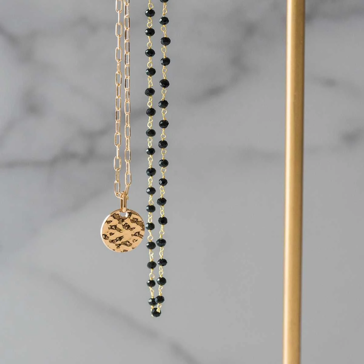 Trio de colliers sur chaîne plaqué Or Trio De Colliers Sur Chaîne Plaqué Or -Atelier de Famille Soldes duo colliers pierres noires d cor 1200