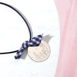 Collier Grande Médaille Dessinée Et Noeud Liberty