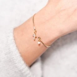 Jonc Fin Martelé Nacre Et Mini Gris-gris -Atelier de Famille Soldes jonc fin martele nacre croix port