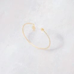 Jonc Fin Martelé Nacre Et Mini Gris-gris -Atelier de Famille Soldes jonc fin martele nacre poisson setdesign